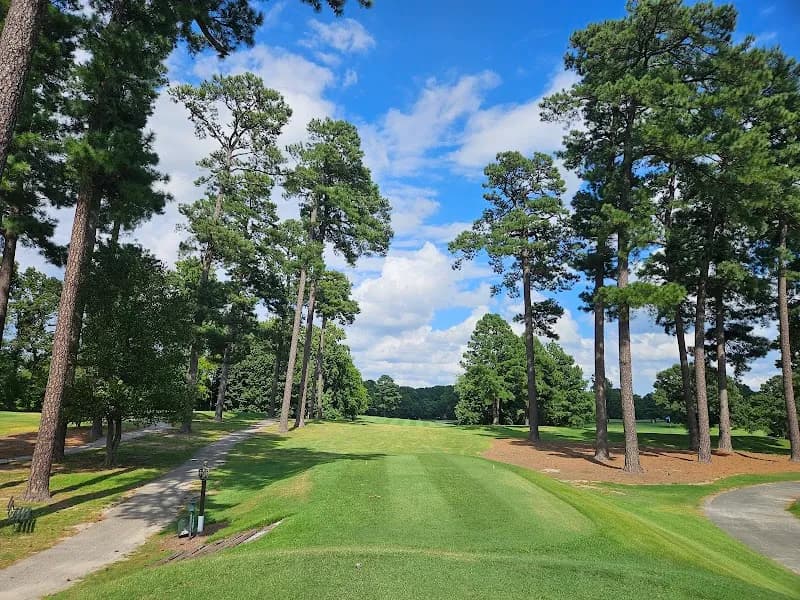 View of Lakeside Park Club in Lakeside, VA