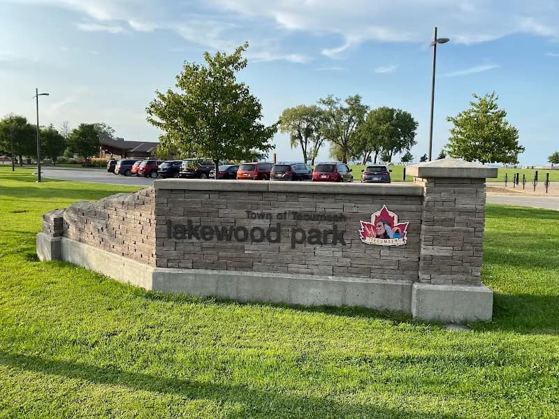 Lakewood Park South park in Wyandotte, MI