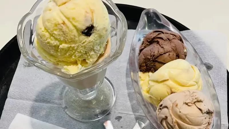 View of Lakshmi's Ice Cream Parlor in Colombo 4, WP