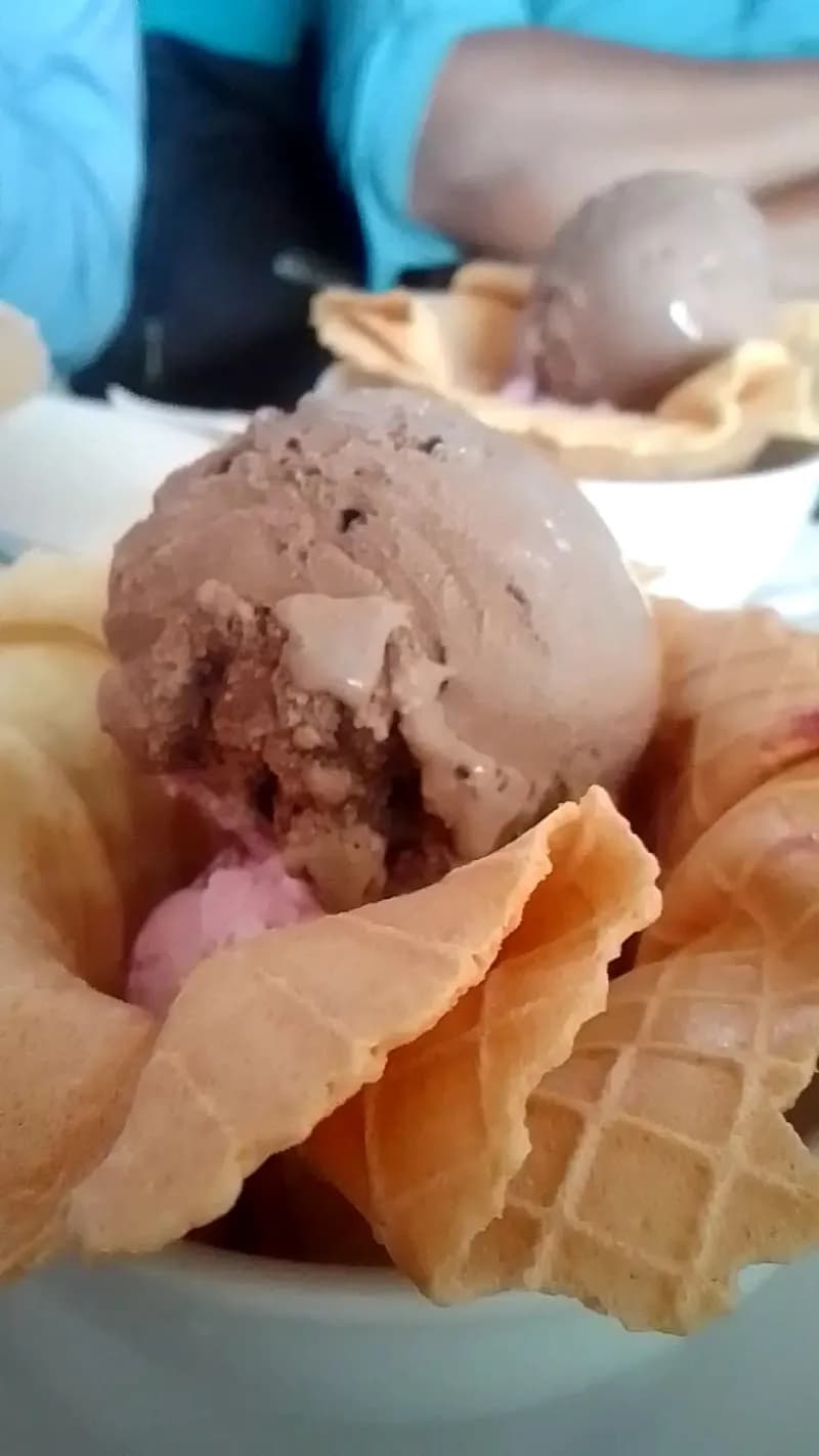 View of Lakshmi's Ice Cream Parlour in Kelaniya, WP