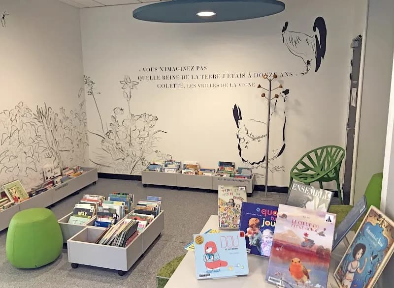 L'annexe - The Library Neuilly-Sur-Seine library in Neuilly-sur-Seine, IDF