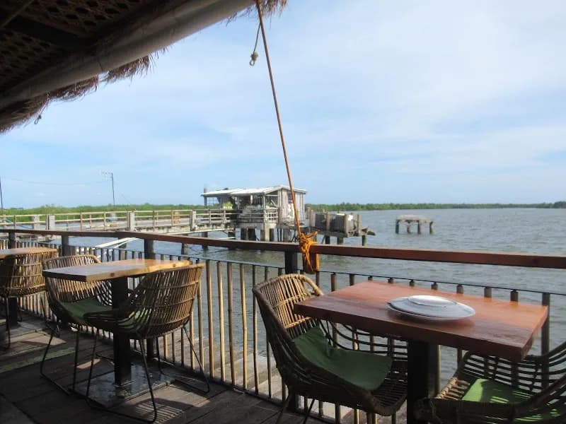 Lantaw Native Restaurant restaurant in Cordova, CV