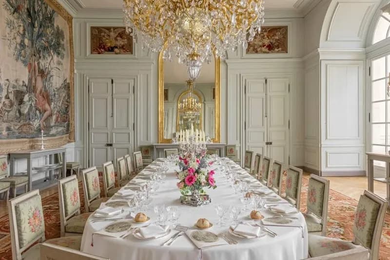 View of Le Bar du Château in Rambouillet, IDF