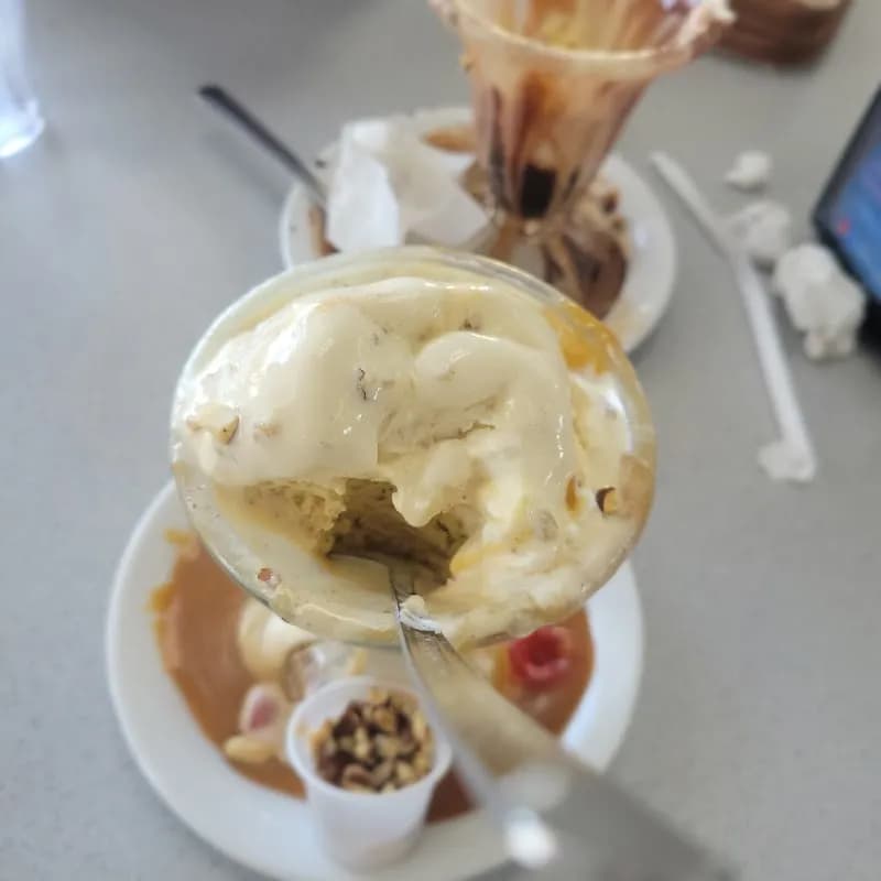 View of Leatherby's Family Creamery in Roseville, CA