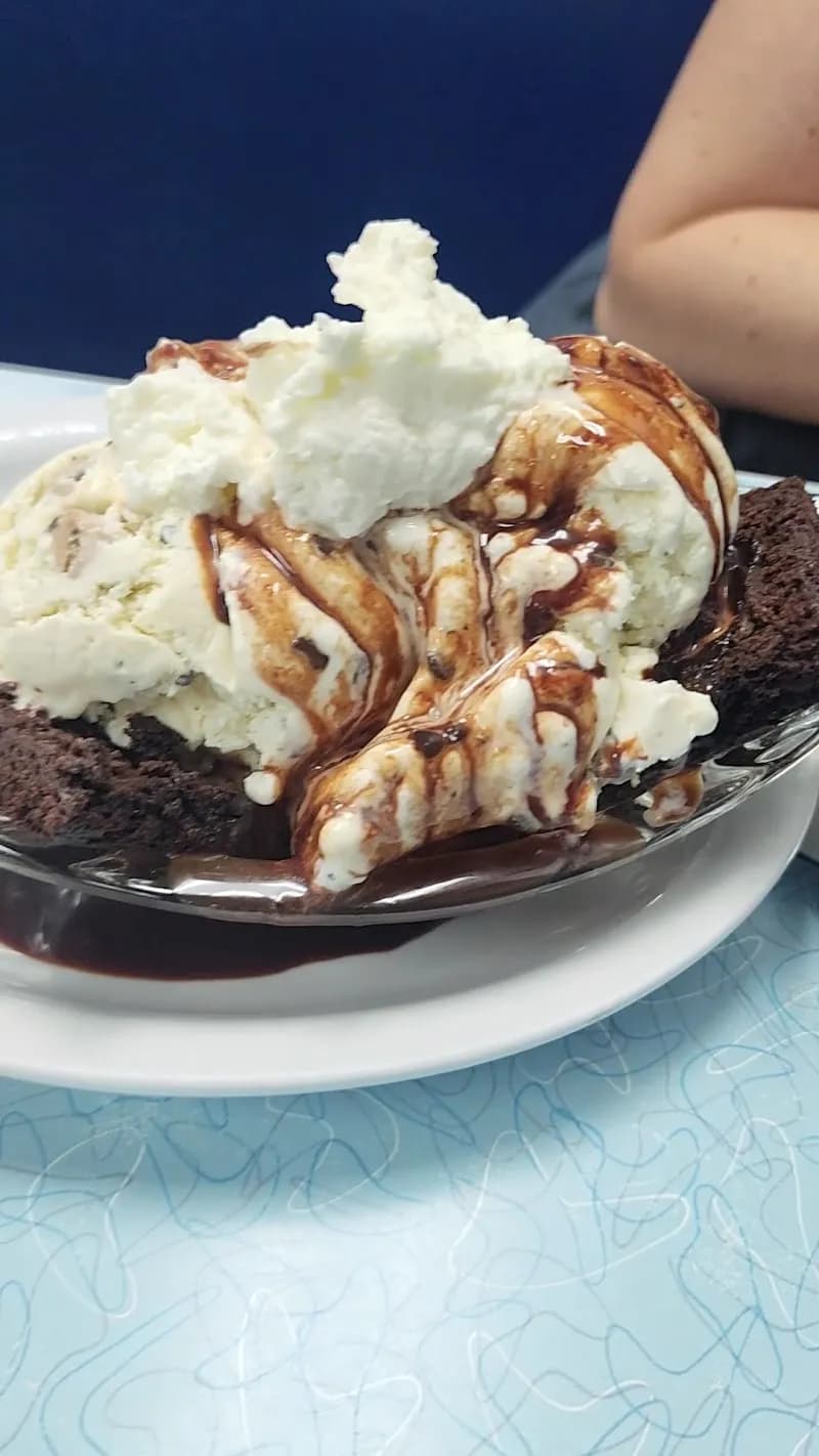 View of Leatherby's Family Creamery in Roseville, CA