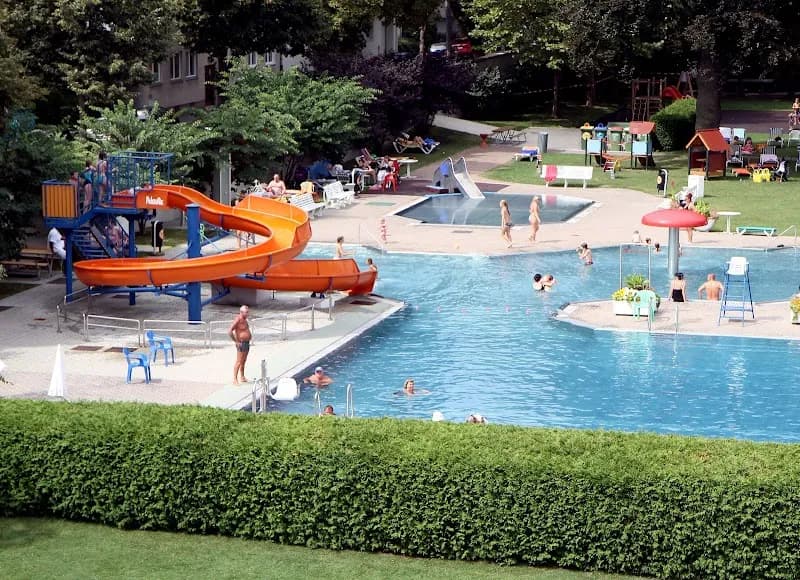 Liesinger Bad swimming pool in Liesing, VIE