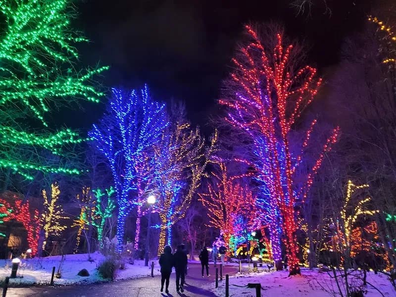 View of Lincoln Park Zoo in Chicago, IL