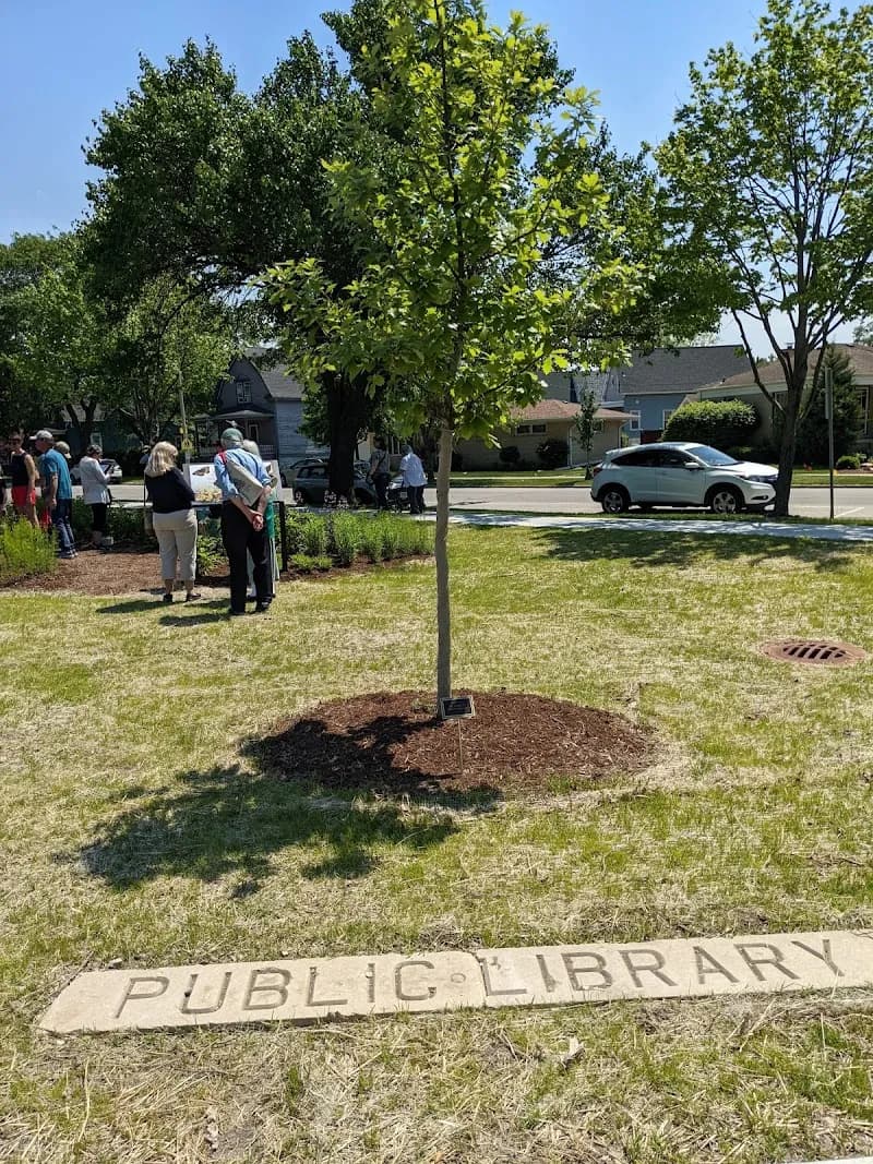 View of Linda Sokol Francis Brookfield Library in Brookfield, IL
