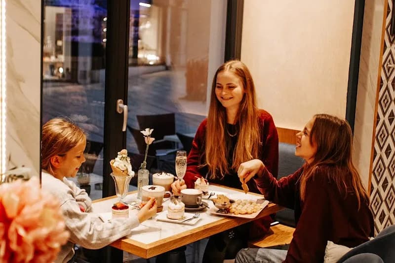 Local Eiskaffee Shop ice cream in Plainfeld, Salzburg