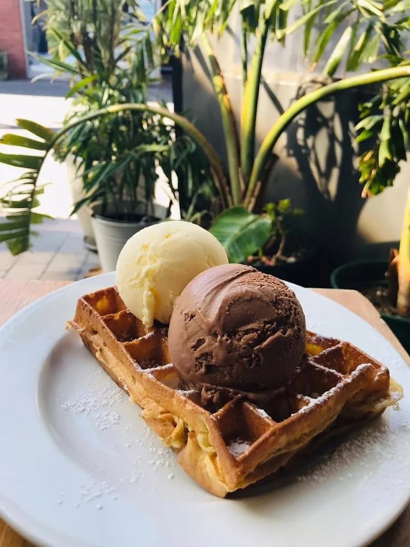 View of Local Ice Cream & Gelato Shops in Claremont, WC