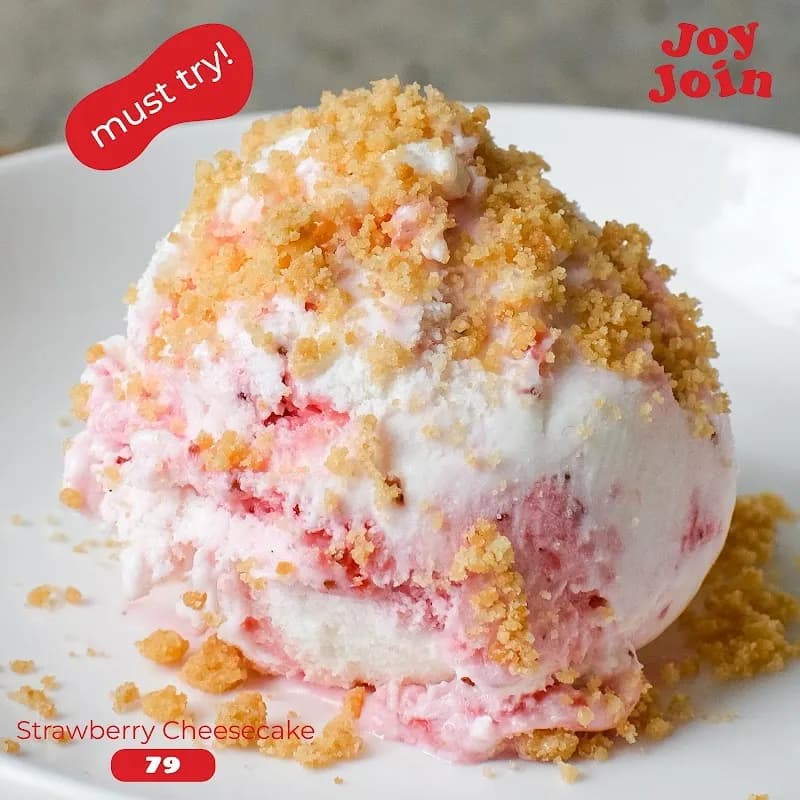 View of Local Ice Cream Vendors (Ton Payom) in Ton Payom, CM