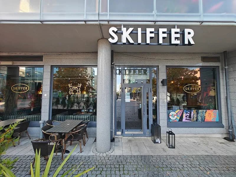 Local Matinkylä Cafes & Family Restaurants cafe in Matinkylä, Uusimaa