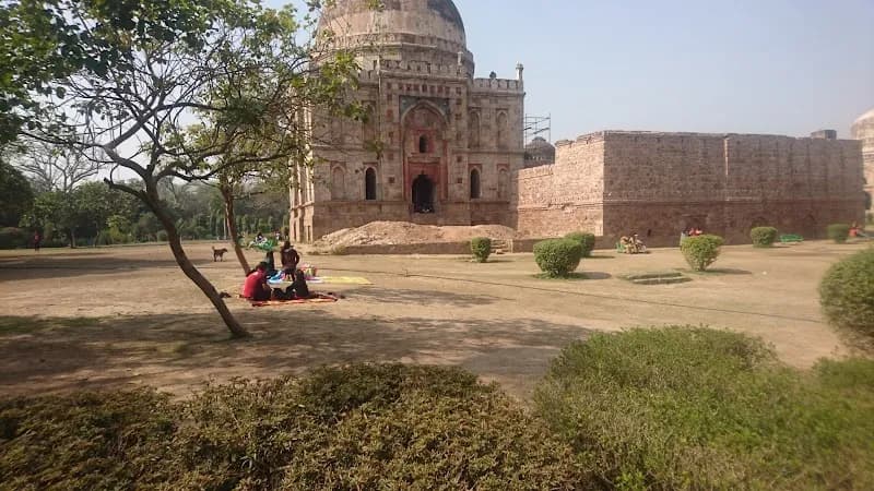 Lodhi Road route in South Delhi, DL