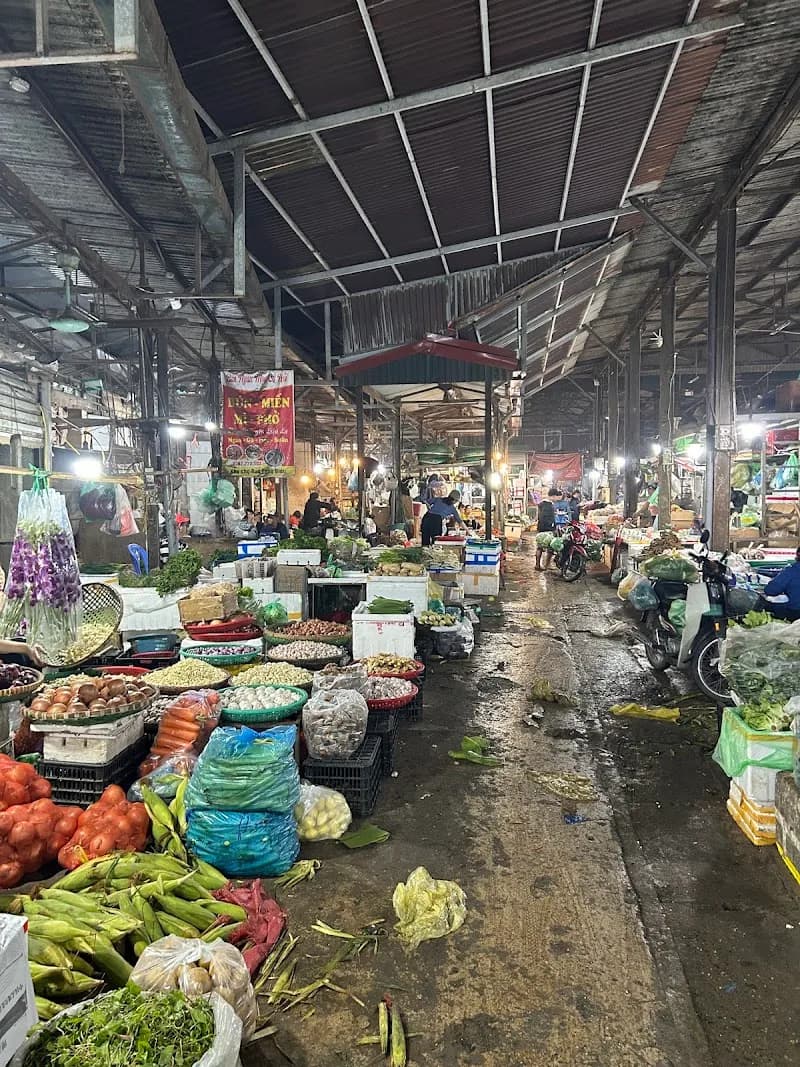 View of Long Biên Flower Market Food Court in Long Biên, HN