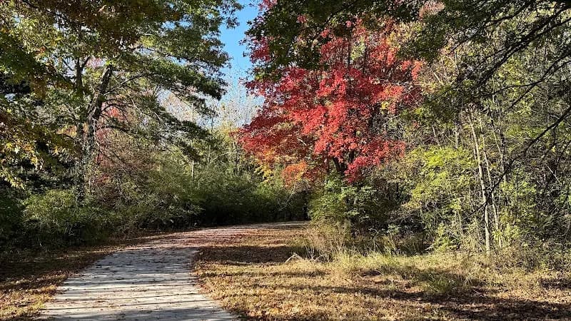Longview Lake Main Trail Head hiking area in Grandview, MO