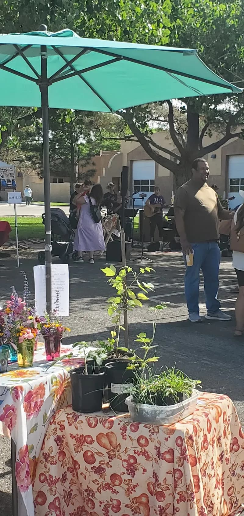 View of Los Ranchos Growers' Market in Los Ranchos de Albuquerque, NM
