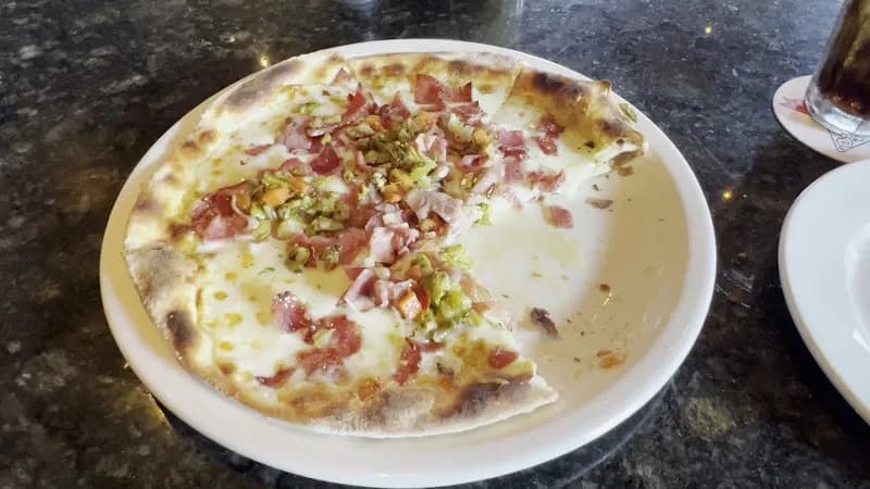 View of Louisiana Pizza Kitchen in Gretna, LA