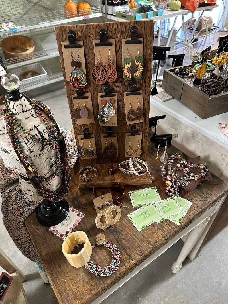 View of Lowe Creek Farmer’s Market in Prospect, KY