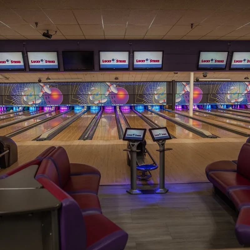 Lucky Strike Bowl bowling alley in Tucson, AZ