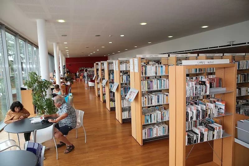 View of Médiathèque de Mandelieu-La Napoule in Mandelieu-la-Napoule, PACA