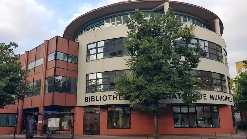 View of Médiathèque D'ivry-Sur-Seine in Val-de-Marne (Ivry-sur-Seine area), IDF