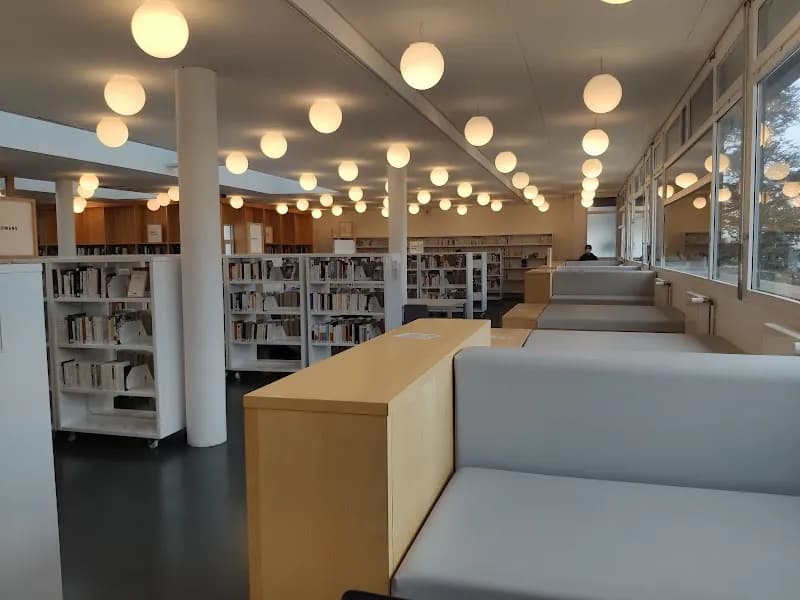 Médiathèque La Lanterne library in Rambouillet, IDF