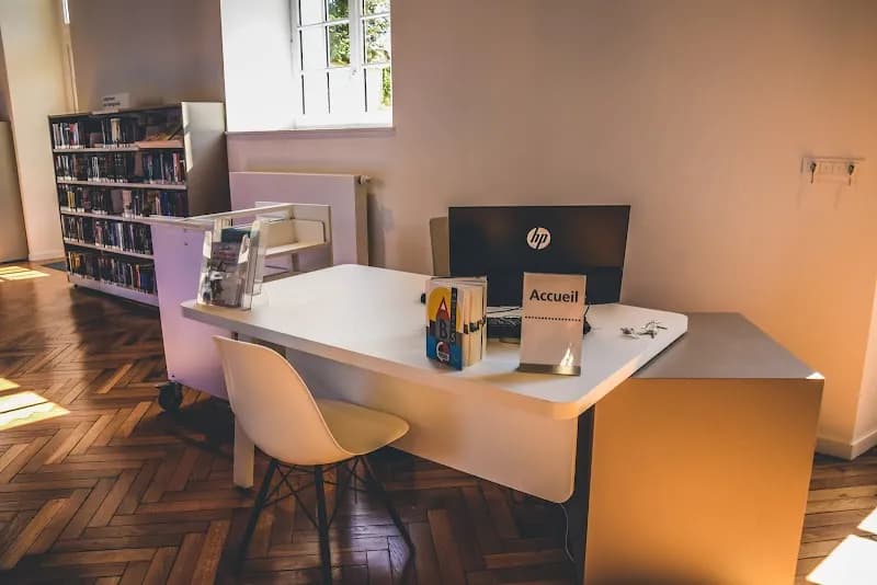 View of Médiathèque Municipal De Fontainebleau in Fontainebleau, IDF