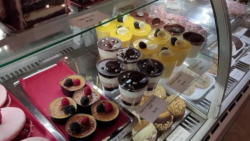 View of Manhattan Beach Creamery in Manhattan Beach, CA