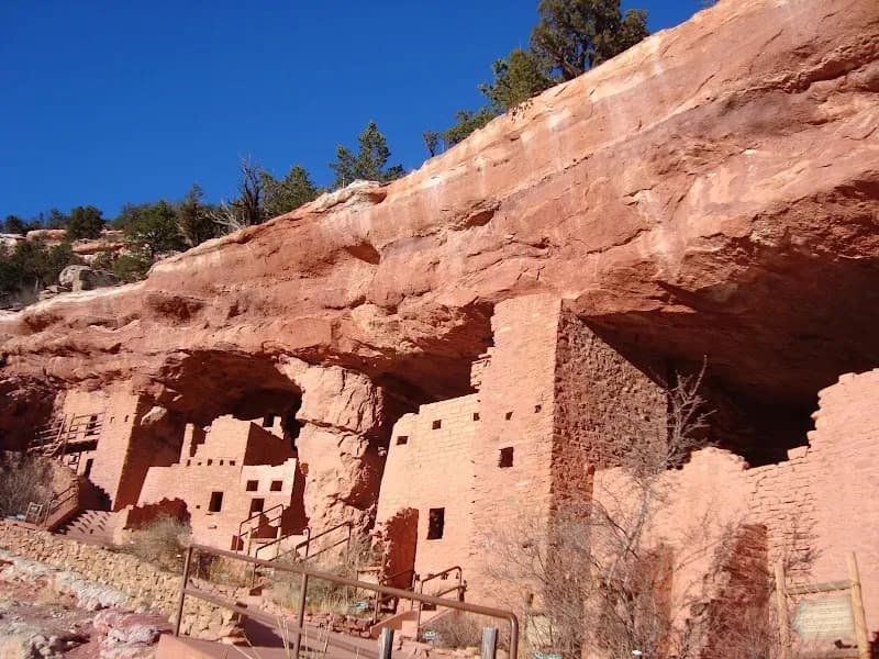 Manitou Cliff Dwellings gift shop in Colorado Springs, CO