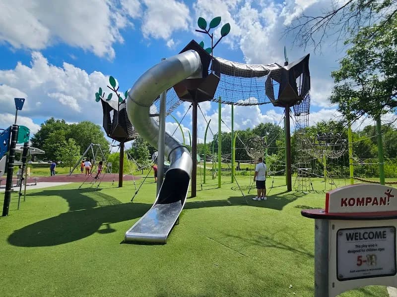 Meadowbrook Park park in Prairie Village, KS