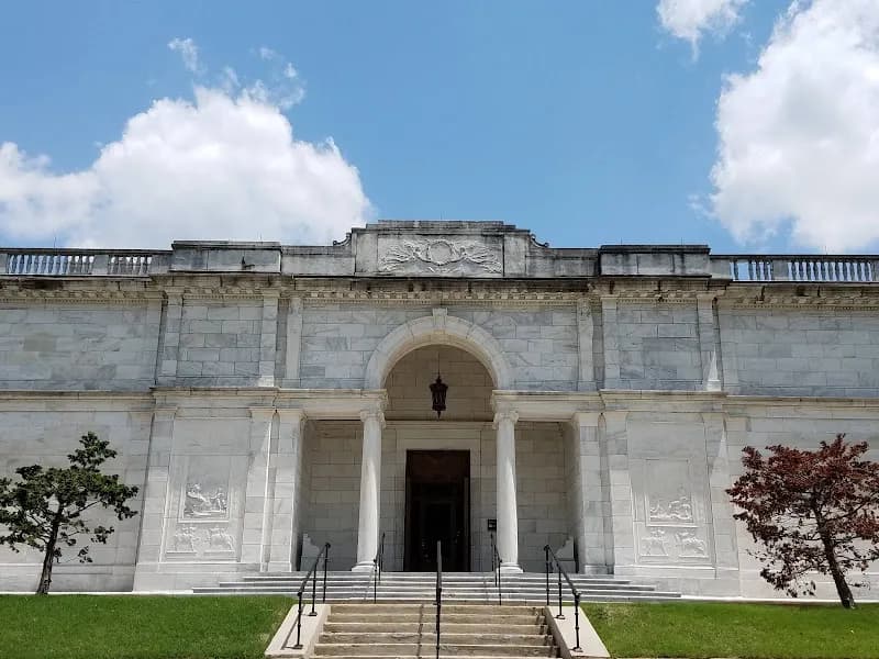 View of Memphis Brooks Museum of Art in Midtown, TN
