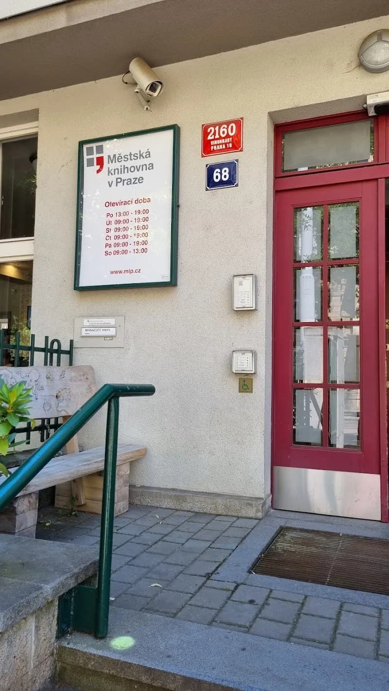 View of Milunič Library (Knihovna Matěje Rejchrata) in Vinohrady, CZ