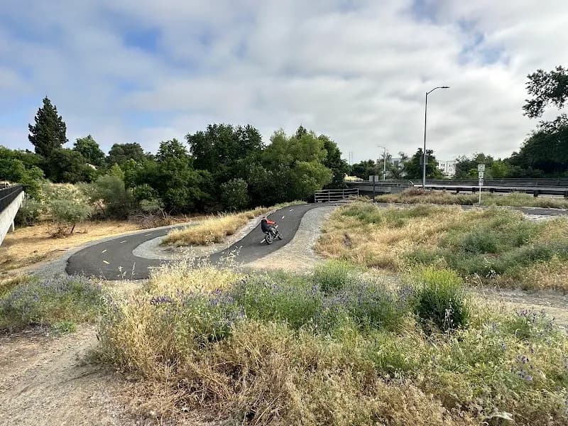 View of Miner's Ravine Trail in Roseville, CA