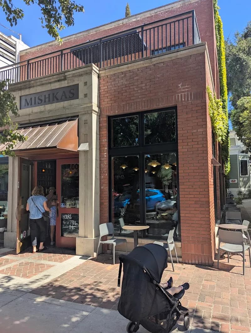 View of Mishka's Cafe in Davis, CA