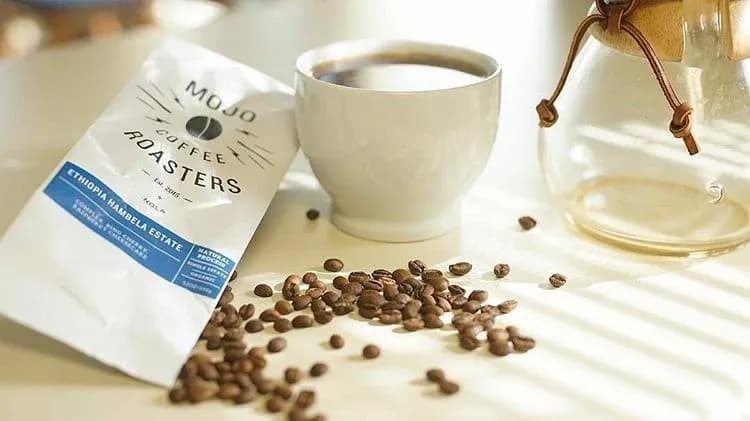 View of Mojo Coffee House in Uptown, LA