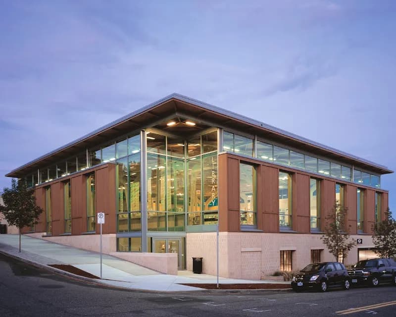 Multnomah County Library - Hillsdale library in Multnomah Village, OR