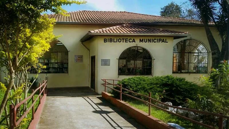 View of Municipal Library Itapecerica da Serra in Itapecerica da Serra, SP