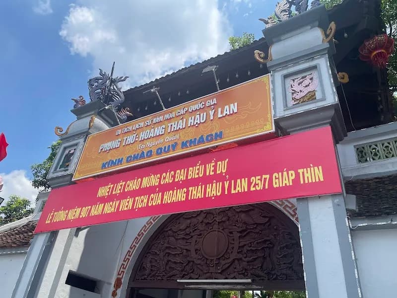 View of Đền Nguyên Phi Ỷ Lan in Thanh Xuân, HN