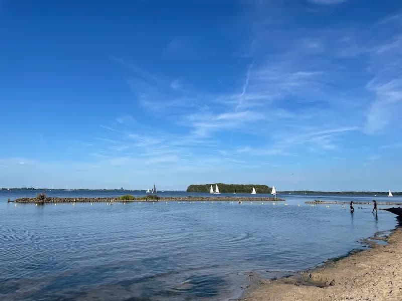 Naarderbos Strand sports activity location in Gooise Meren, NH