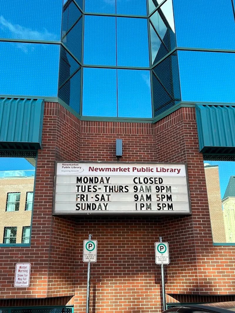 View of Newmarket Public Library in Newmarket, ON