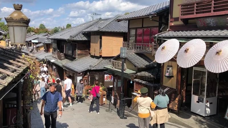 View of Ninenzaka in Higashiyama, KYO