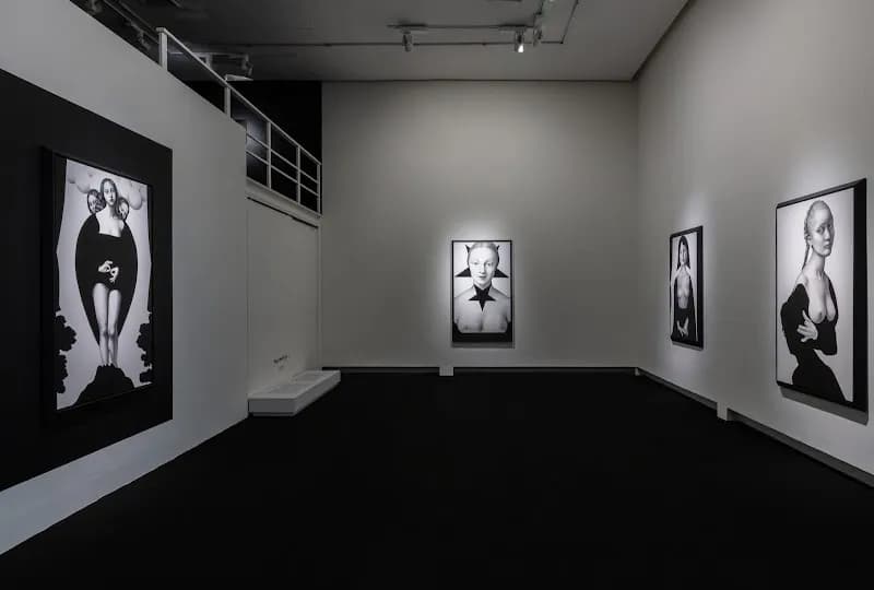 Numthong Art Space art gallery in Samsen, BKK