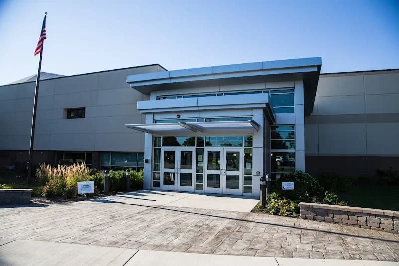 View of Oak Lawn Park District Community Pavilion in Oak Lawn, IL