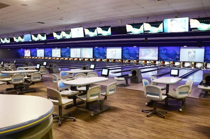 View of Oak Mountain Lanes in Pelham, AL