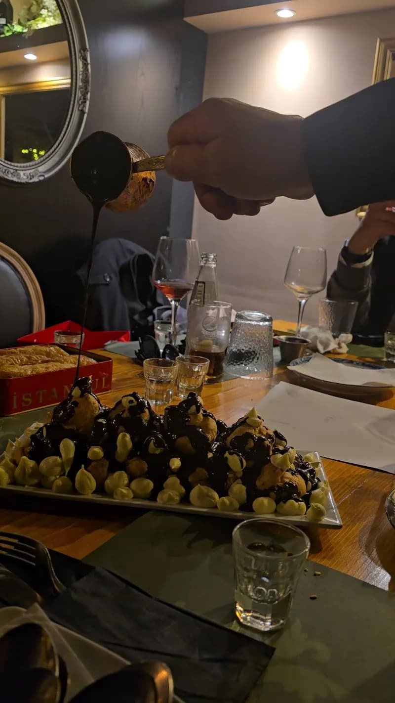 View of Oasis Taverna Kifissia in Kifisia, AT