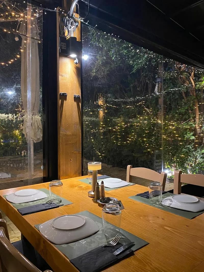 View of Oasis Taverna Kifissia in Kifisia, AT