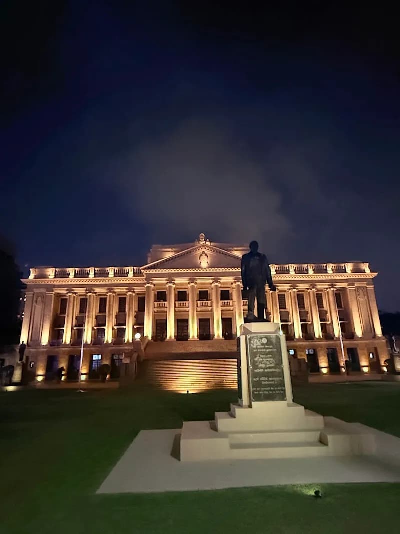 View of Old Parliament in Galle Face, WP