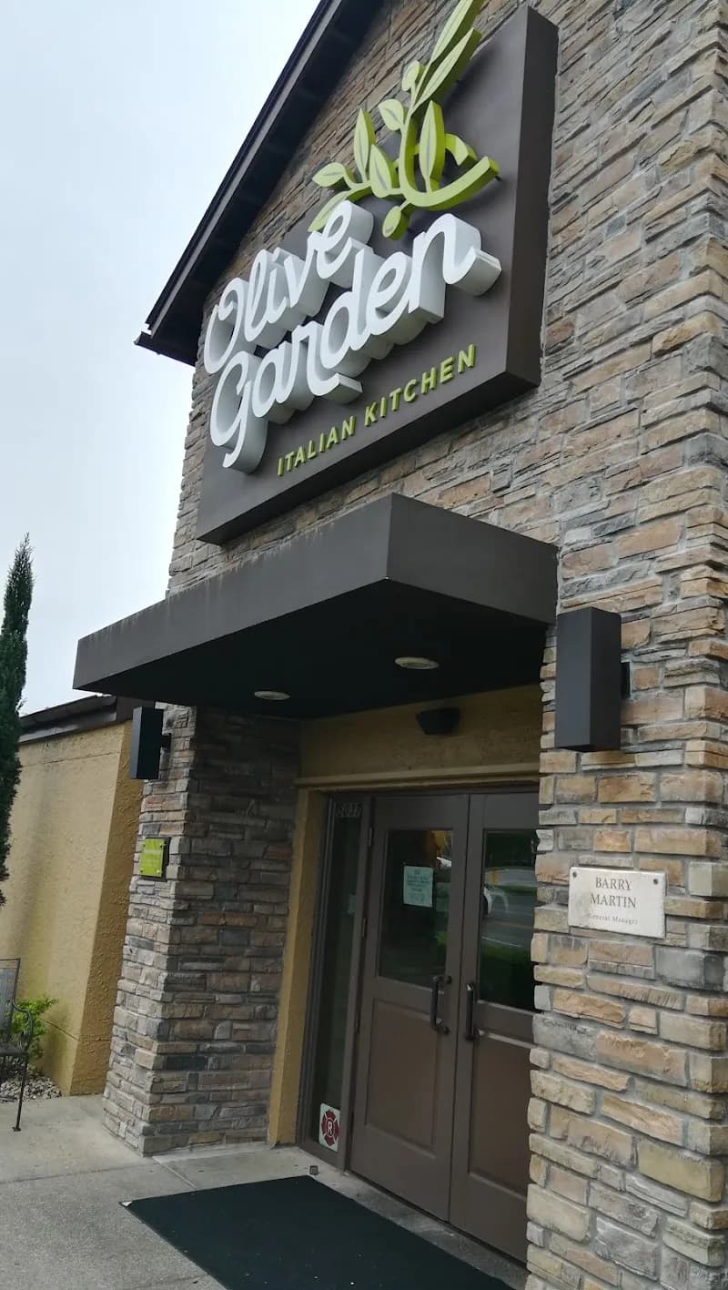 Olive Garden Italian Restaurant Italian in Ferry Pass, FL