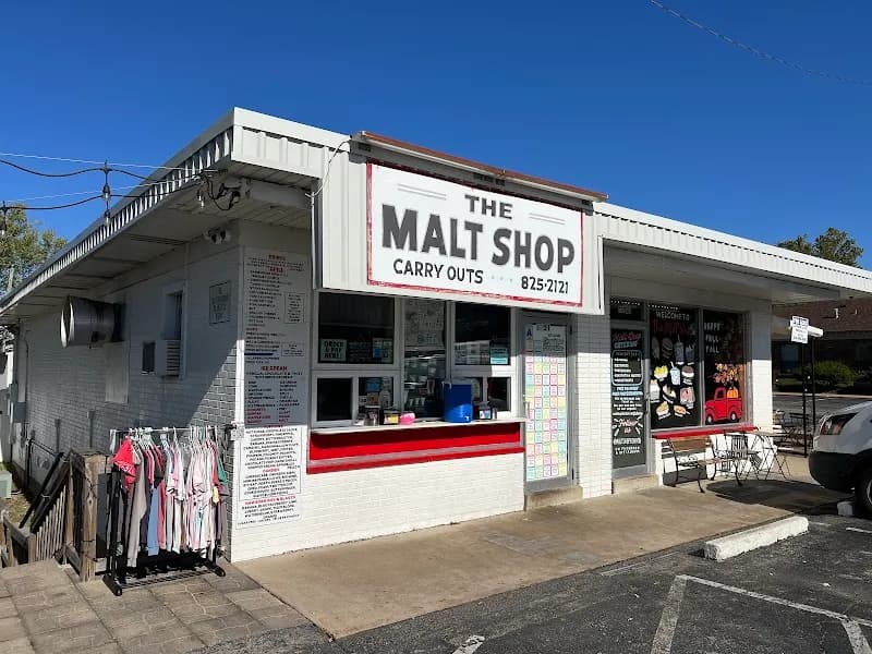 View of Ollie's Frozen Custard in Fenton, MO