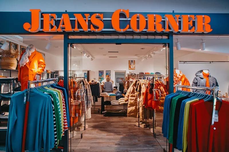 View of Onkel Toms Ladenstraße in Lichterfelde, BE